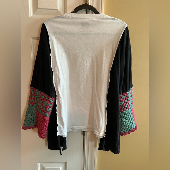 MORGAN FACTORY Upcycled Beatles crochet sleeve box top OS - Picture 3 of 3